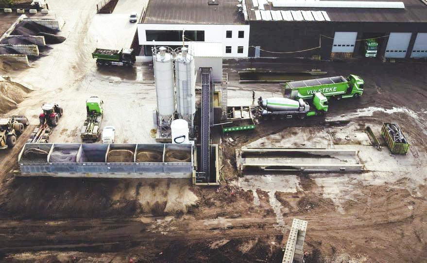 Vulsteke betoncentrale van bovenaanzicht gezien