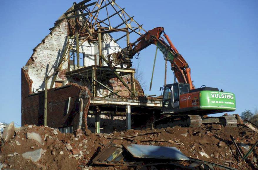 Vulsteke machine is huis aan het afbreken